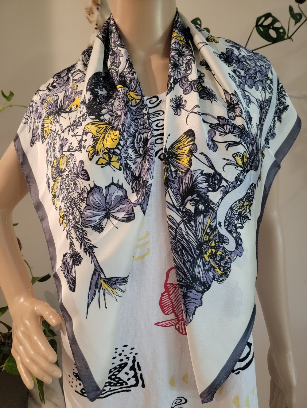 Elegant Floral Butterfly Print Women’s Scarf